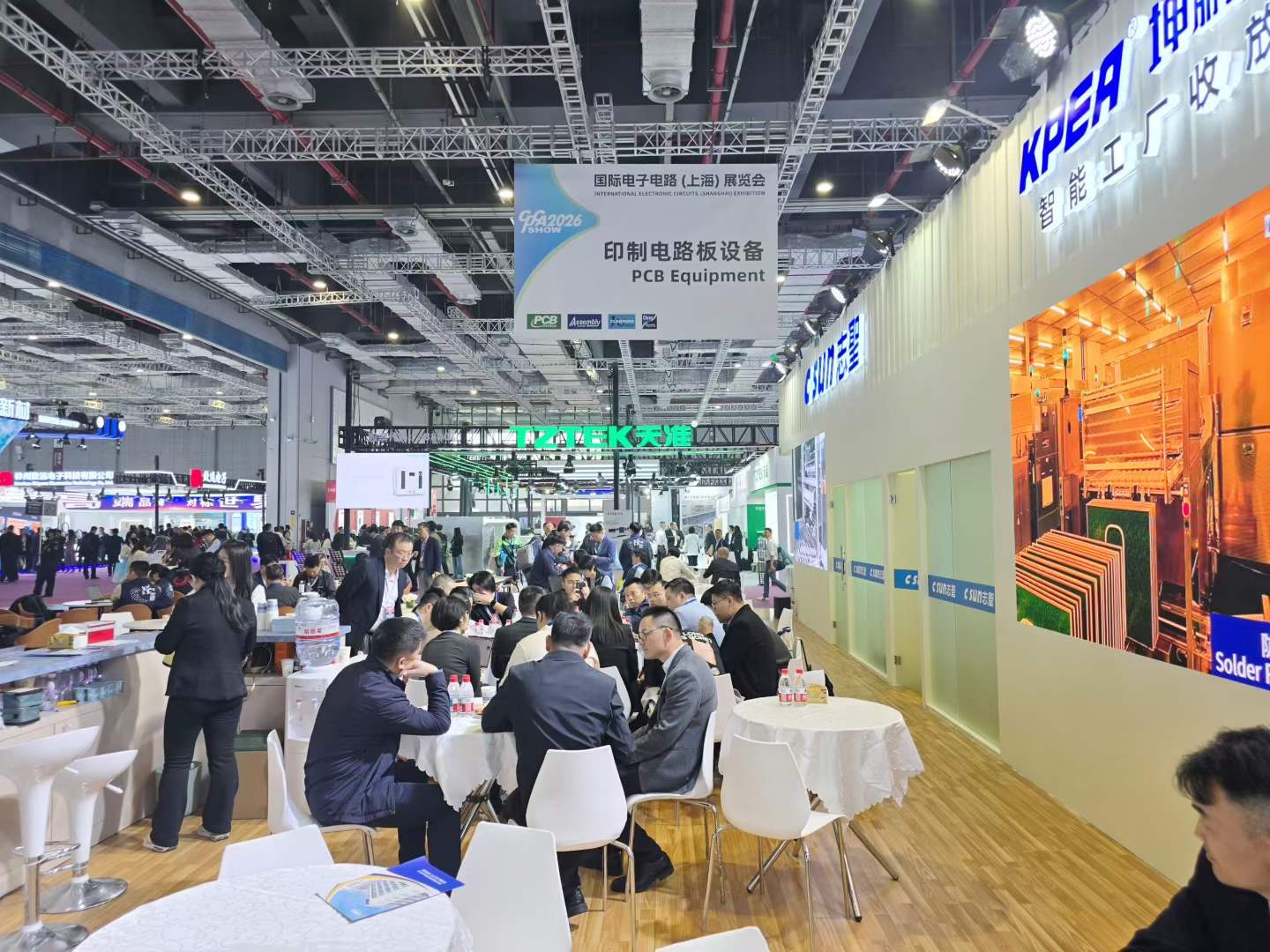 沪上聚智,共话封装次时代｜坤鹏伯爵集团 CPCA SHOW 2026 上海展圆满
